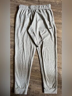 Nike Women’s Light Gray Athletic Joggers with Black Swoosh Yoga L